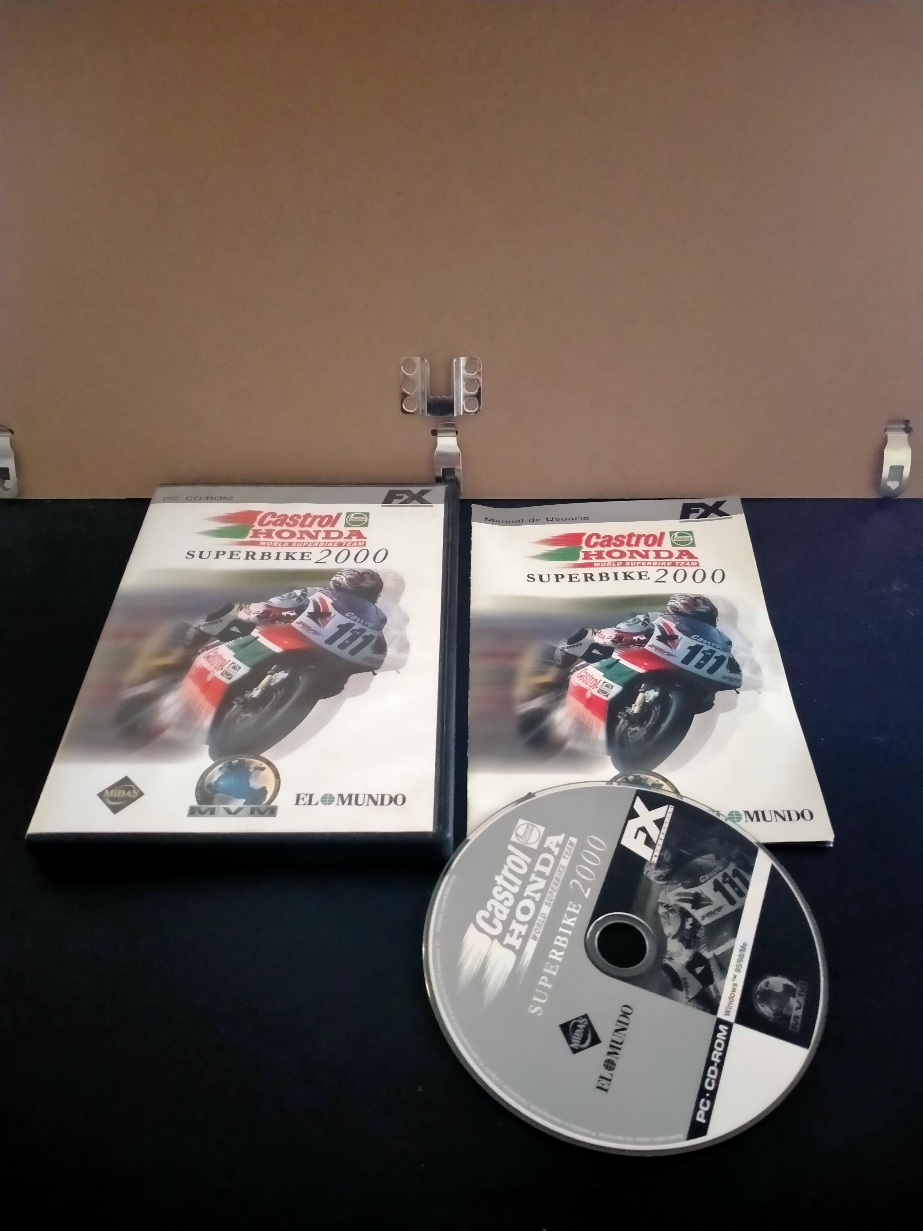 Edición física de Superbike 2000