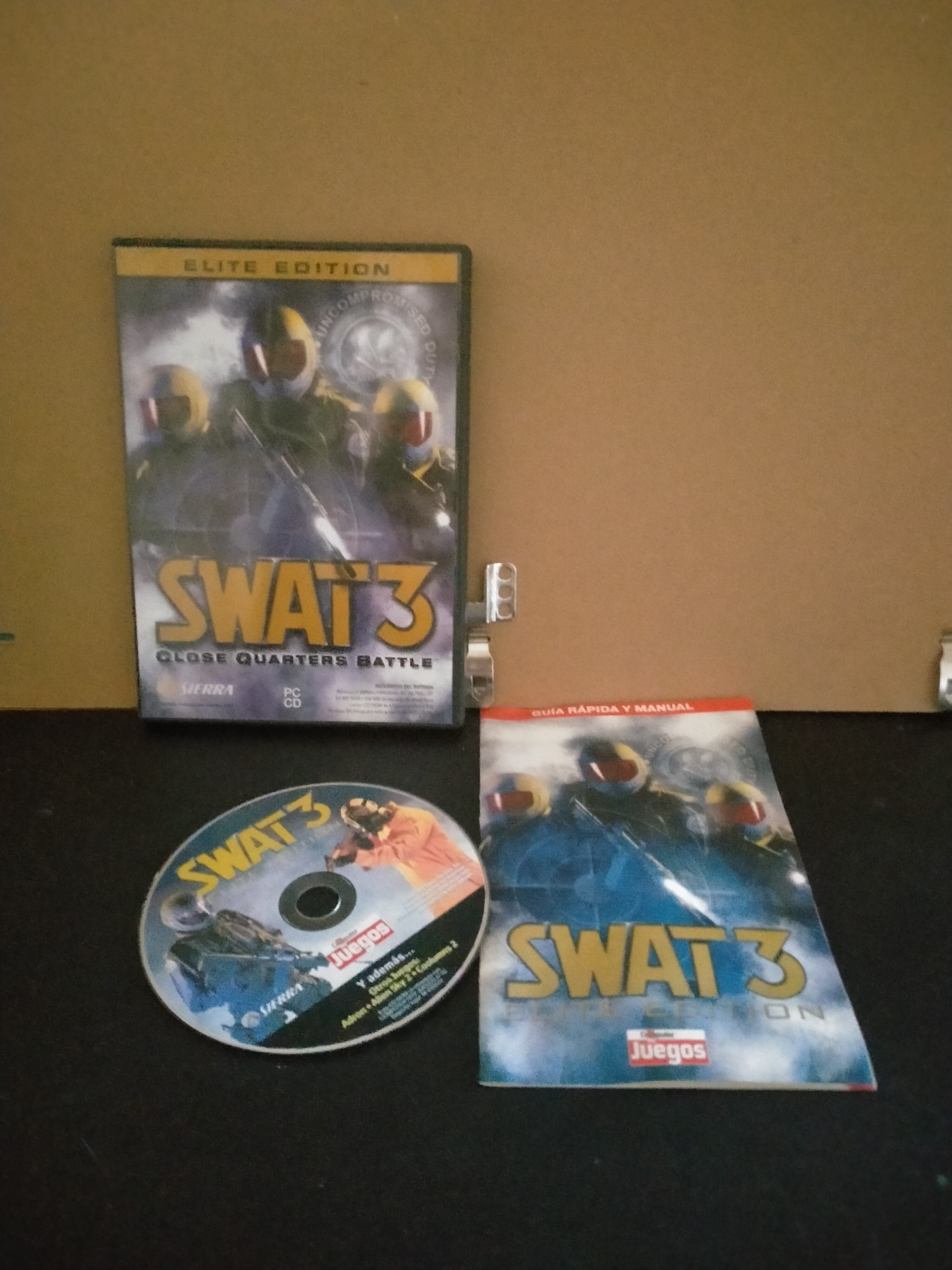 Edición física de SWAT 3: Close Quarters Battle