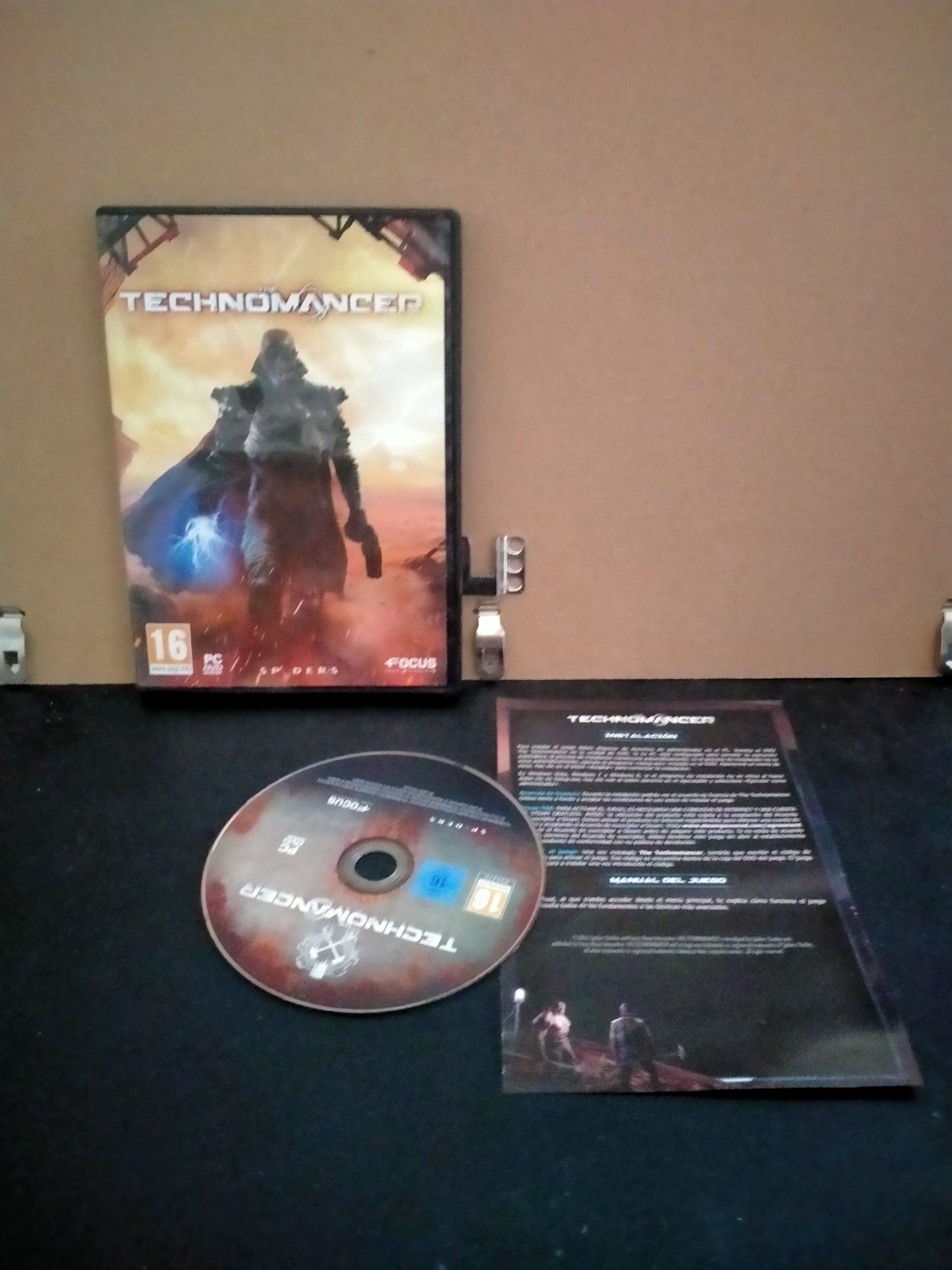 Edición física de The Technomancer