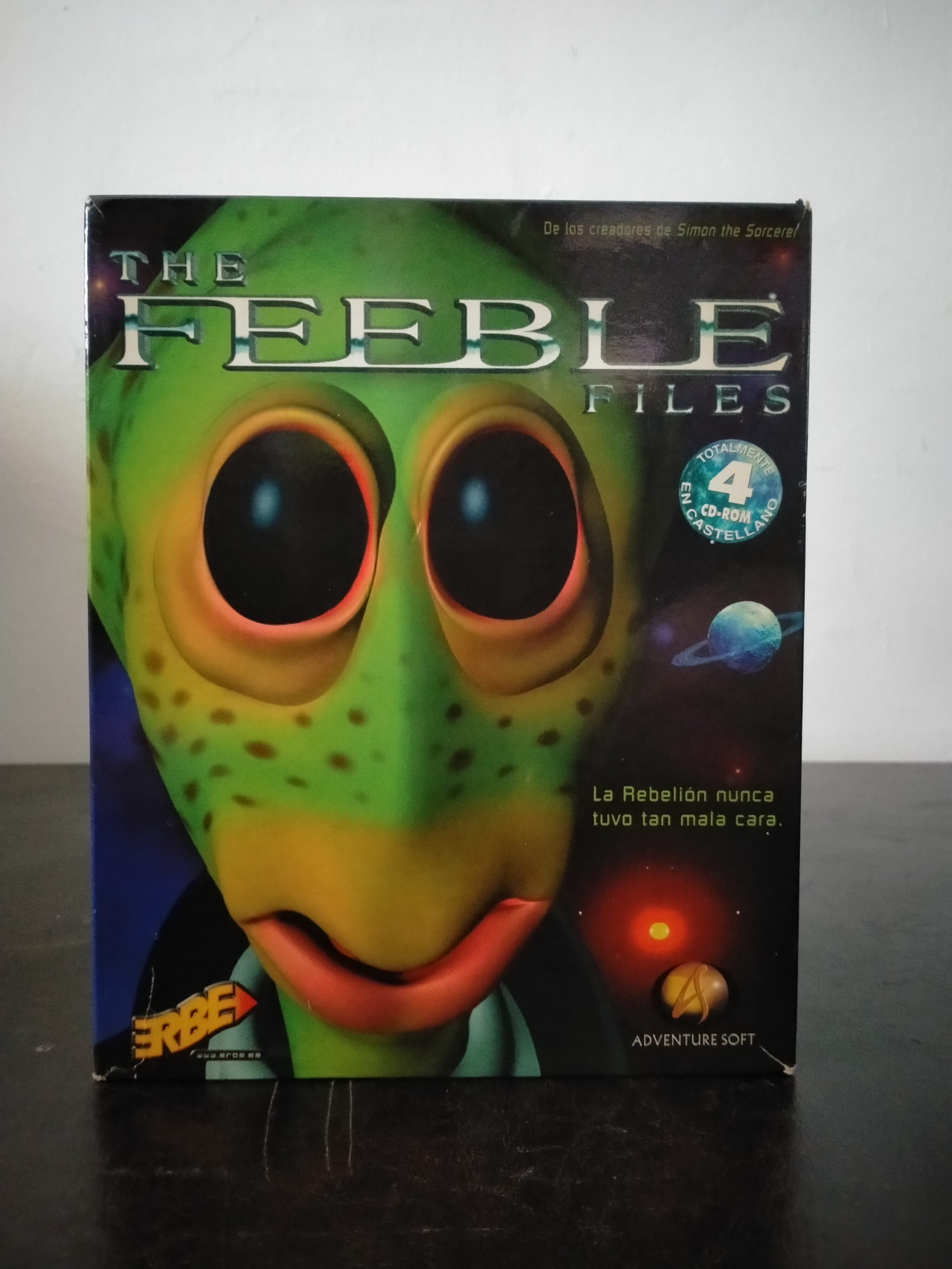 Edición física de The Feeble Files, formato Big Box, para Windows 95
