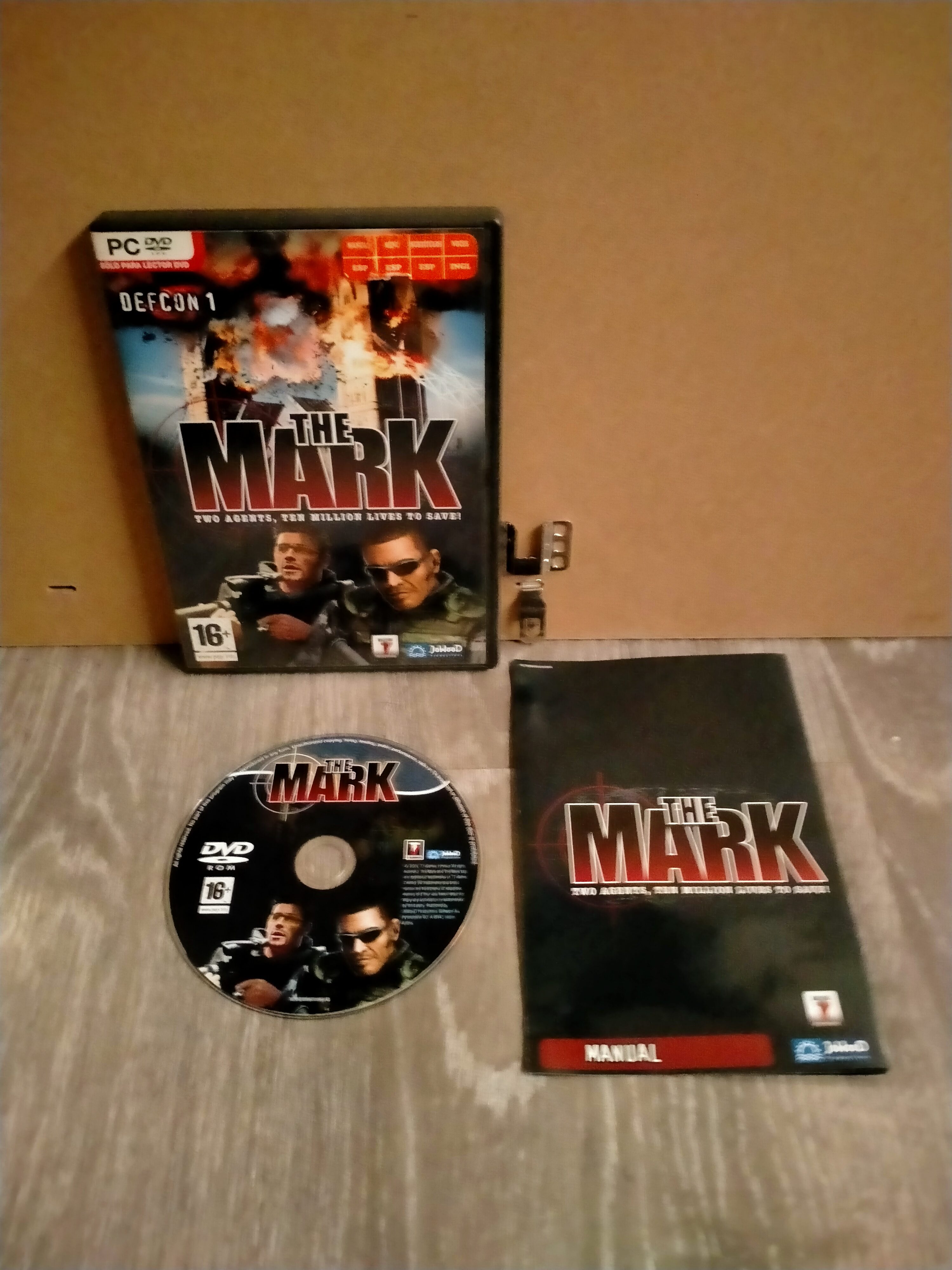 Edición física de The Mark