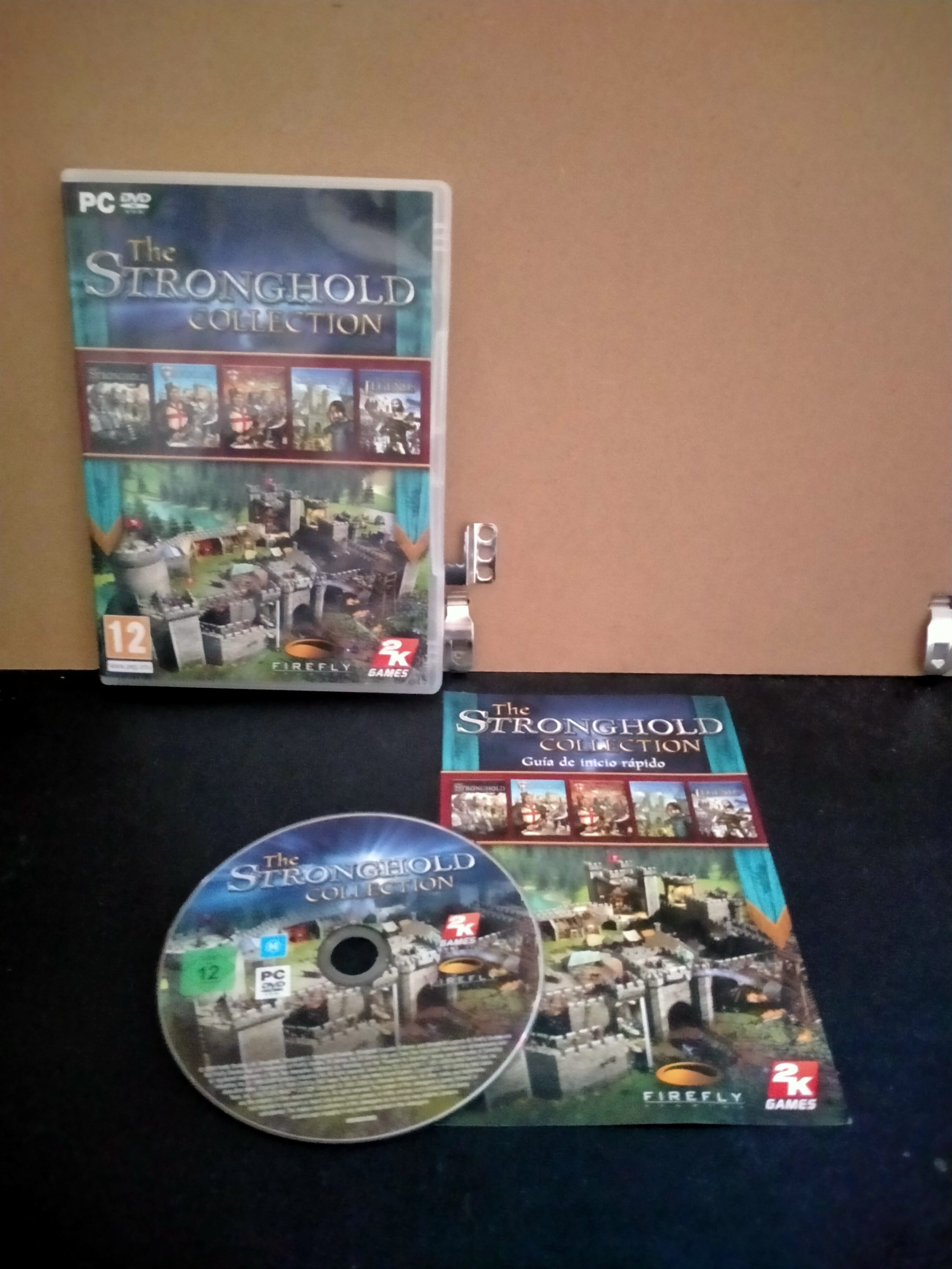 Edición física de The Stronghold Collection