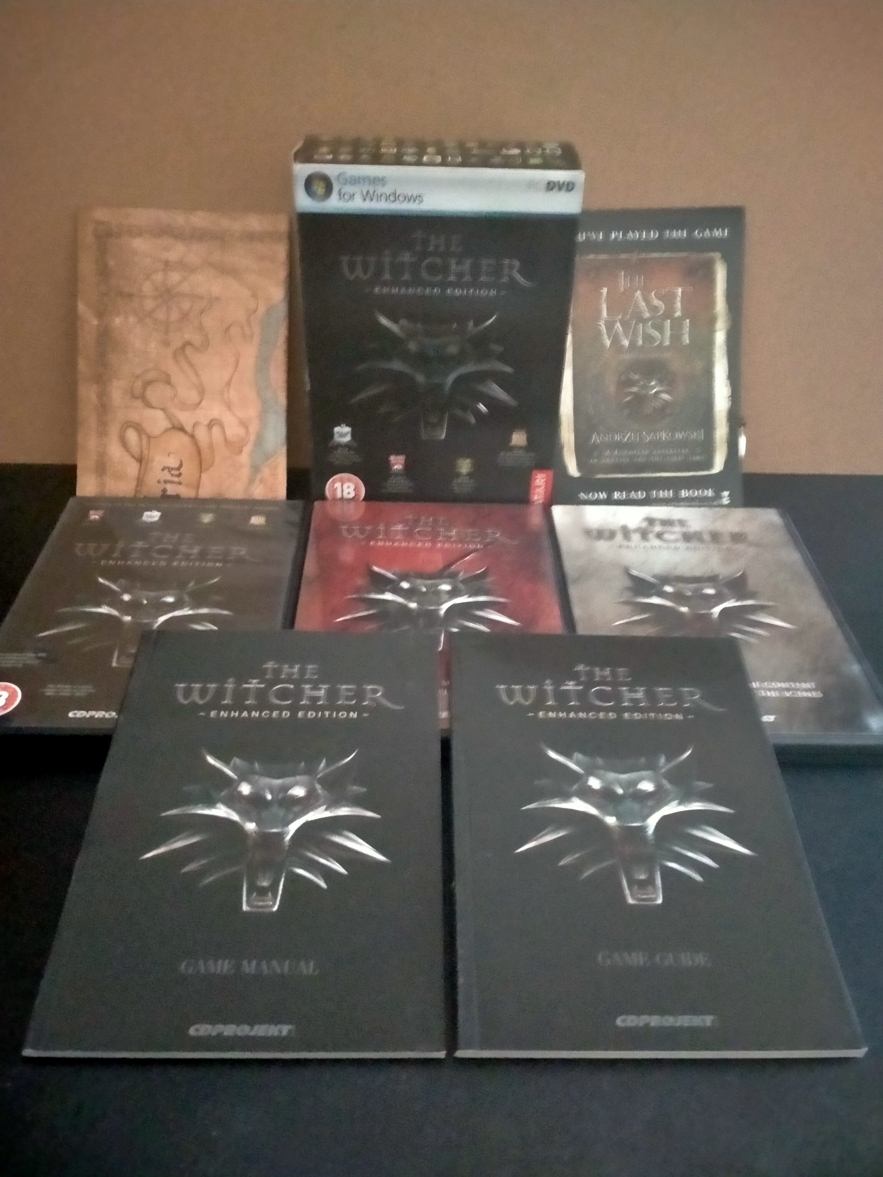 Edición física de The Witcher: Enhanced Edition