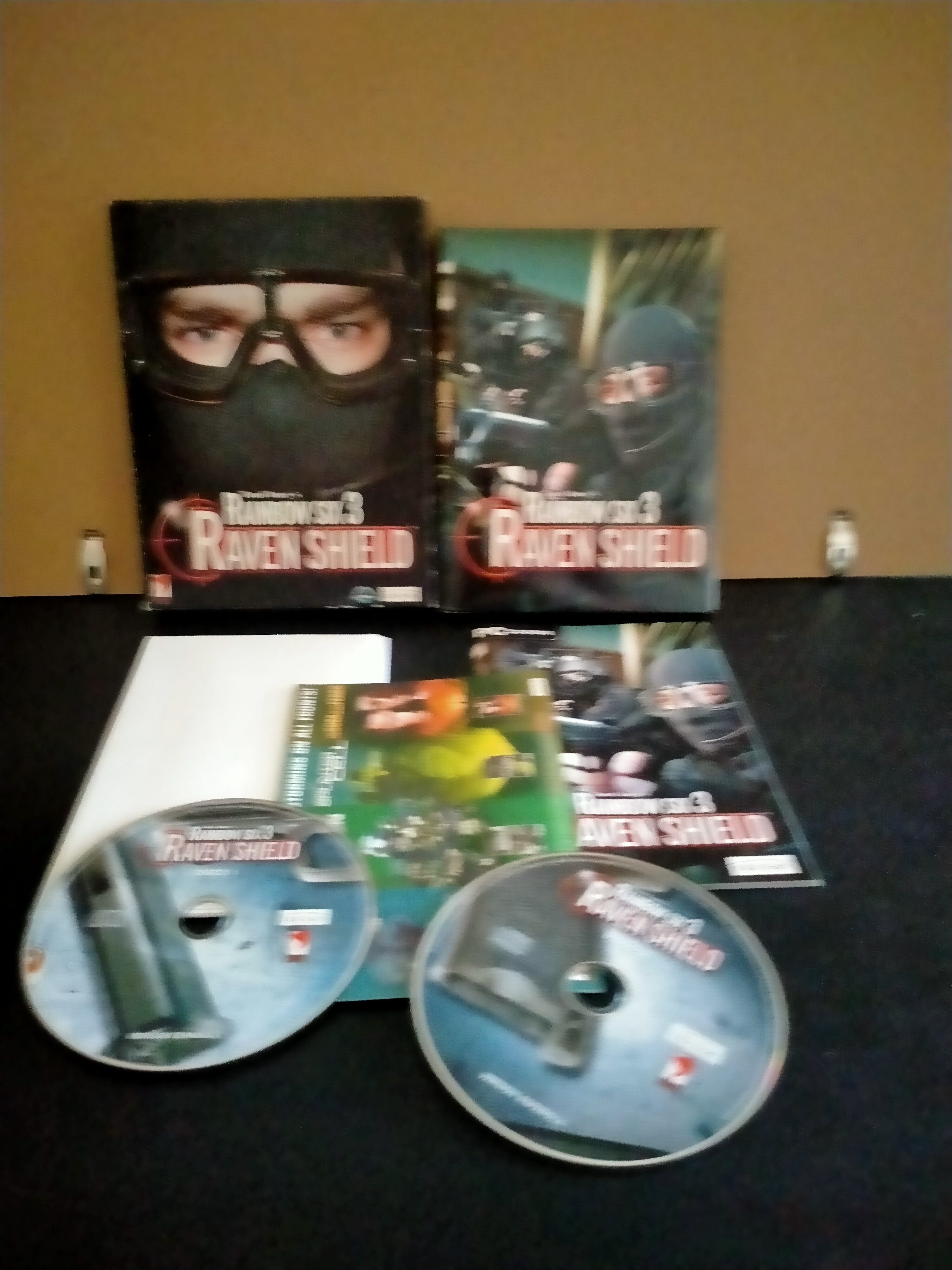 Edición física de Tom Clancy's Rainbow Six 3: Raven Shield