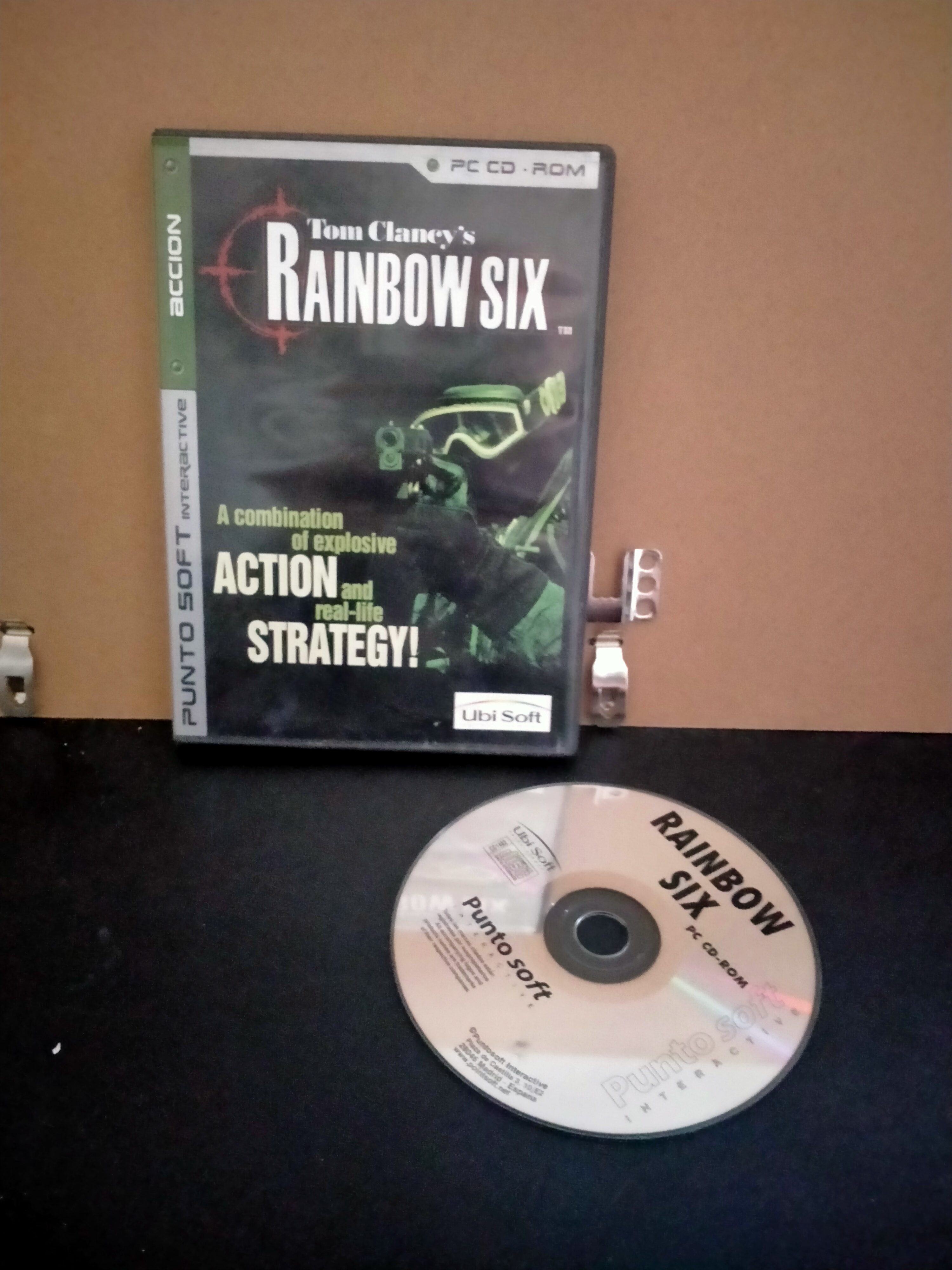 Edición física de Tom Clancy's Rainbow Six