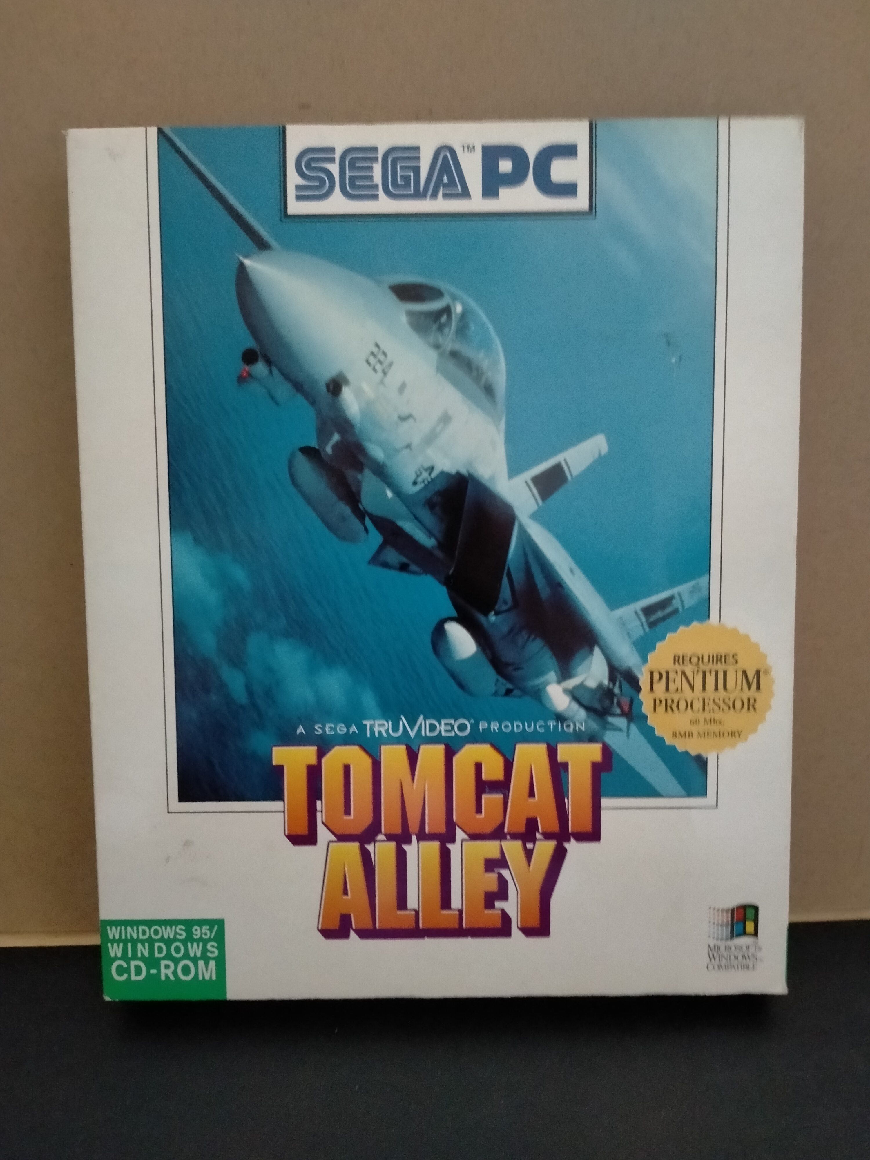 Edición física de Tomcat Alley