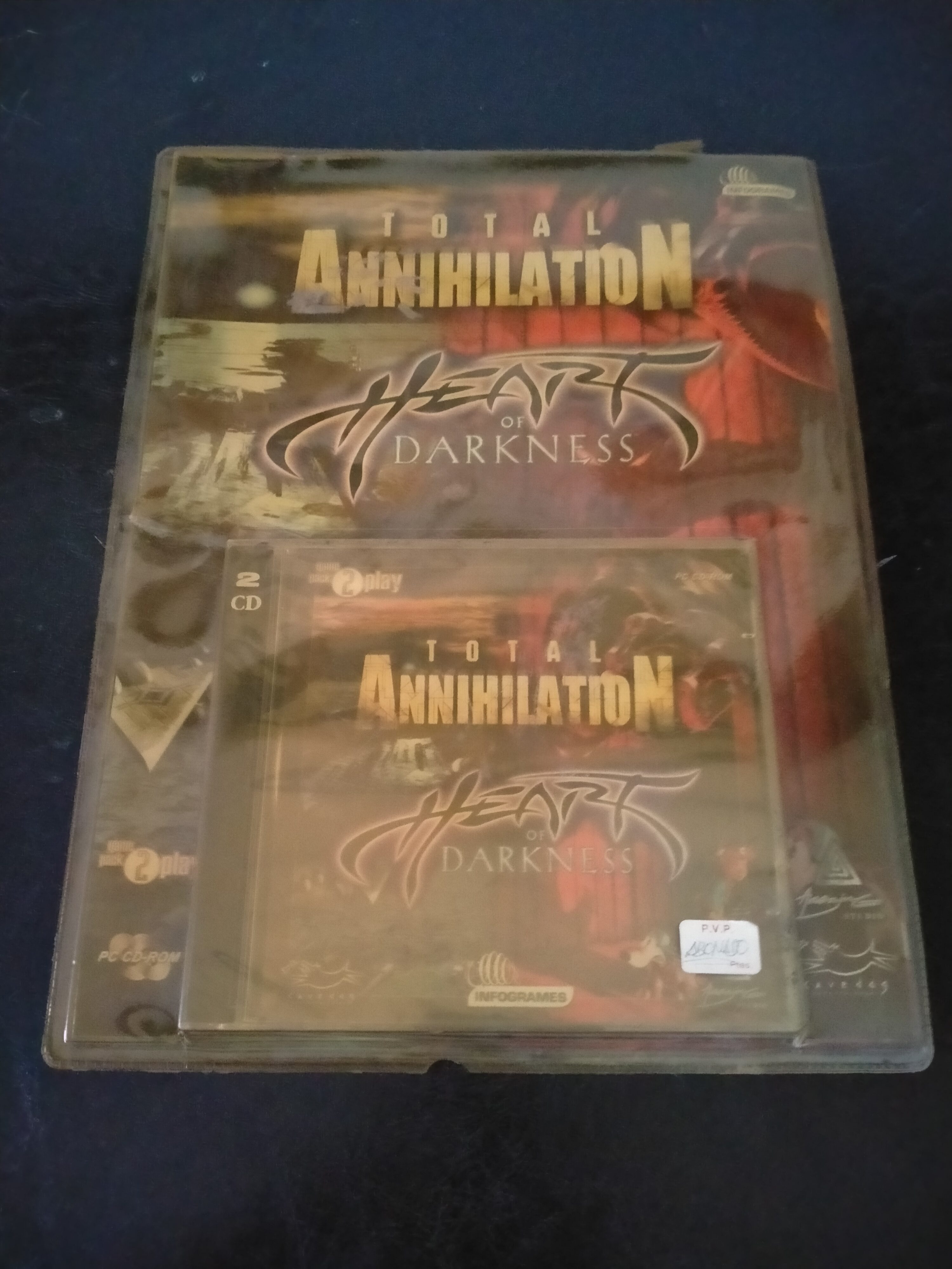 Edición física de Total Annihilation + Heart of Darkness