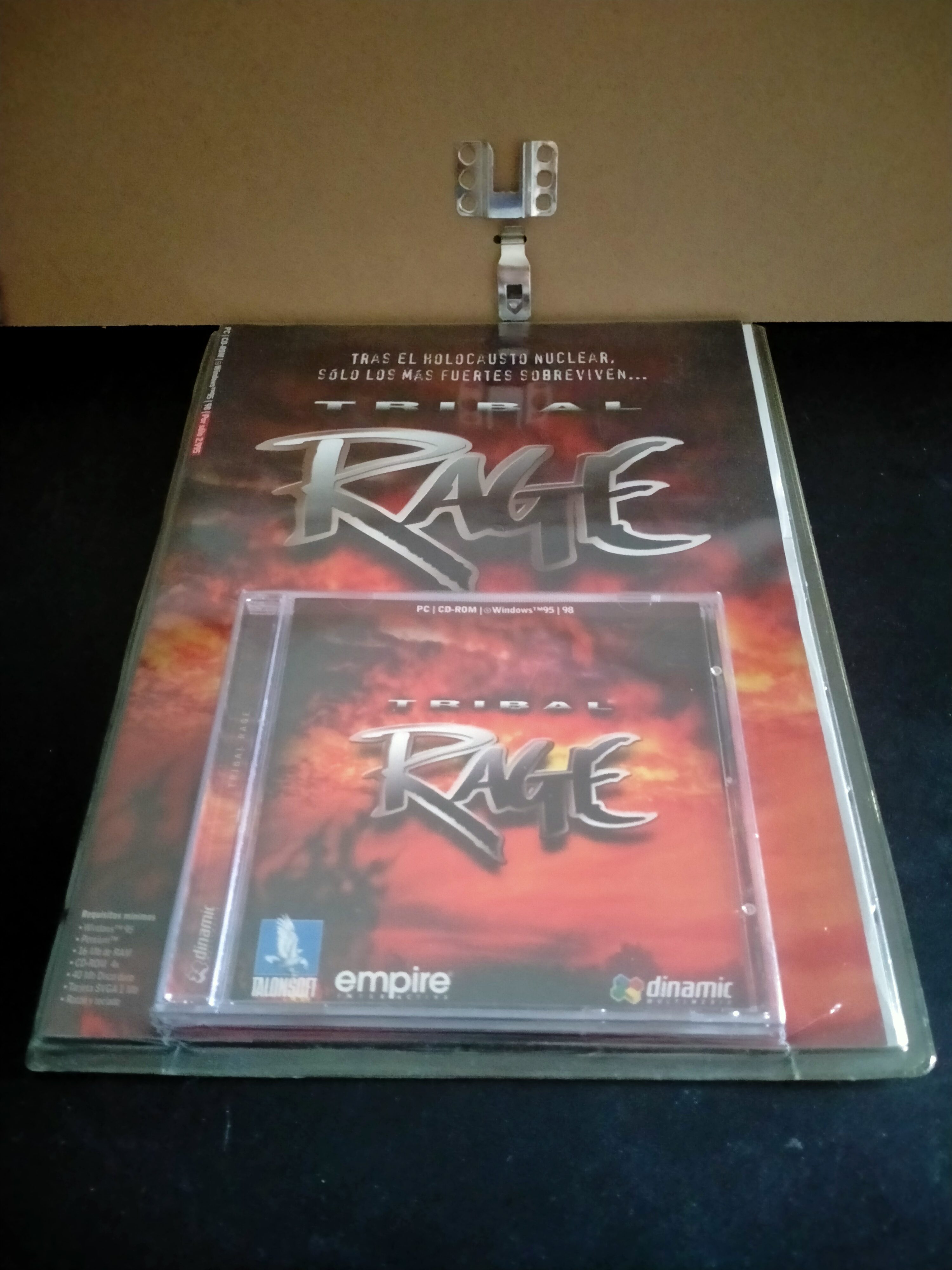 Portada de Tribal Rage, formato Jewel Case, para Windows 95, Windows 98