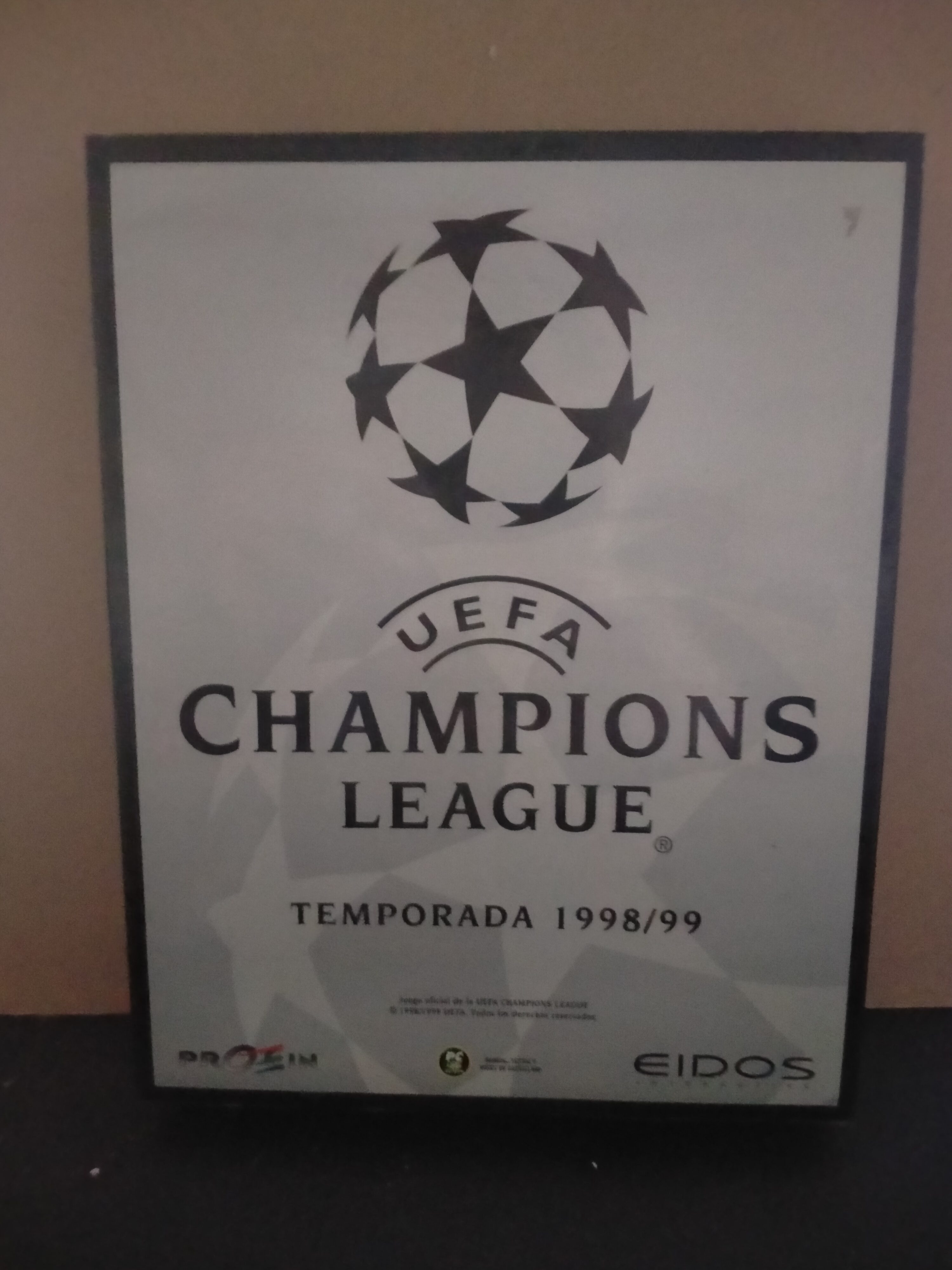 Edición física de UEFA Champions League: Temporada 1998/99