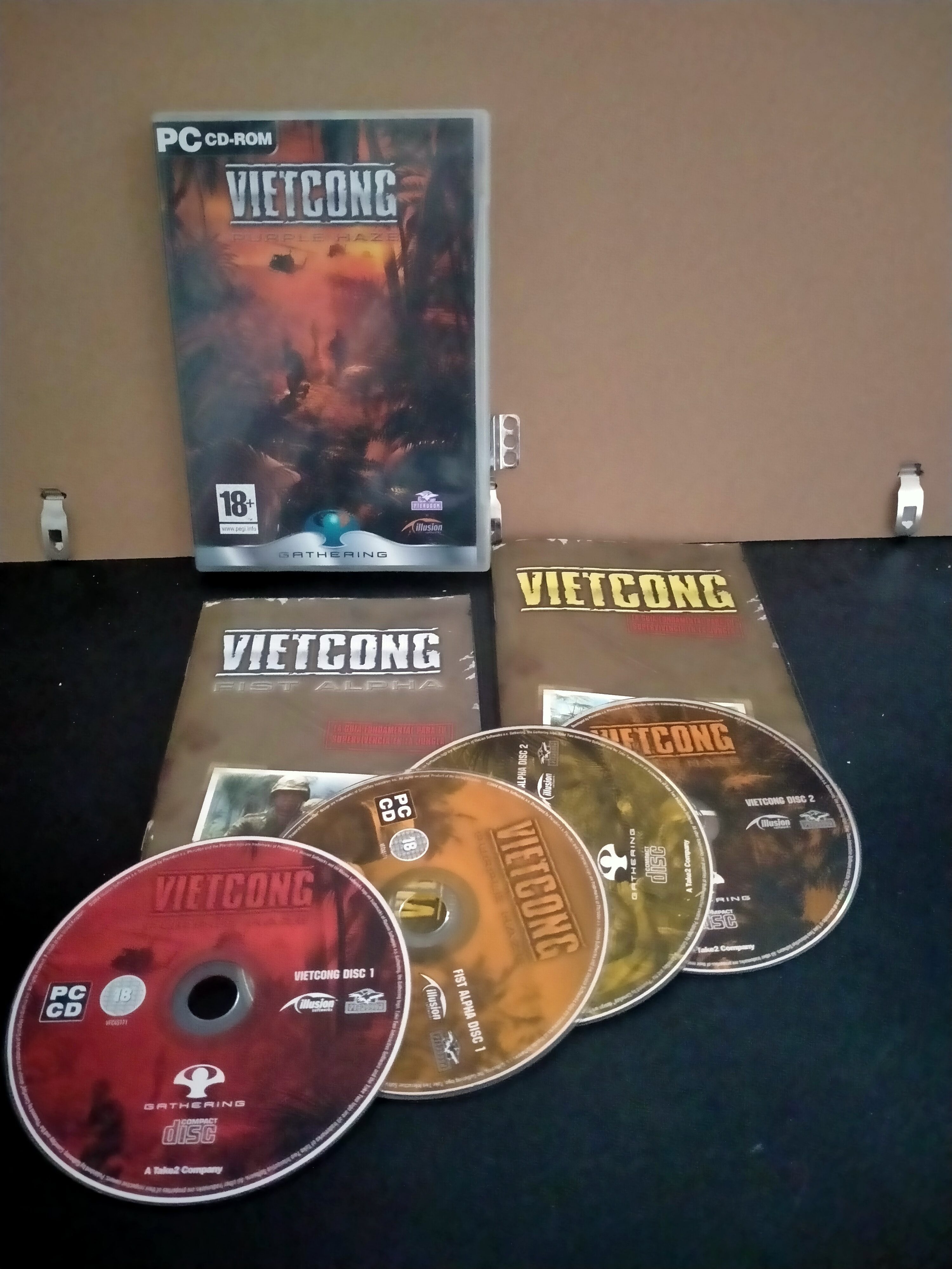 Edición física de Vietcong